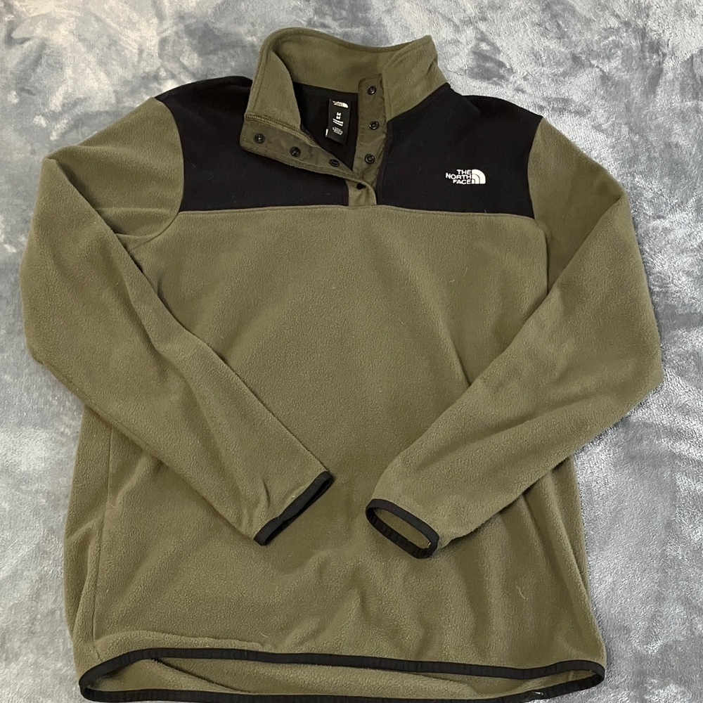 The North Face Olive and Black Fleece Pullover. Women’s Medium